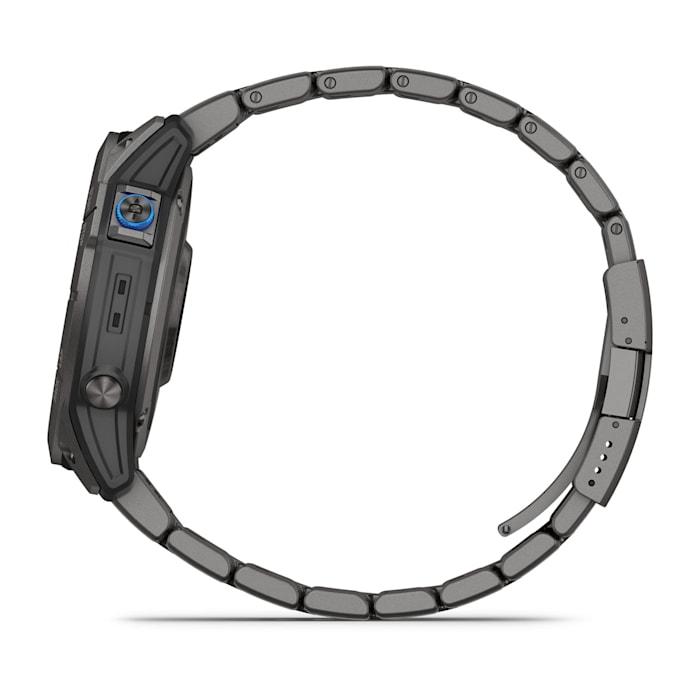 D2™ Mach 1 Pro, Smartwatch con bracciale in titanio traspirante