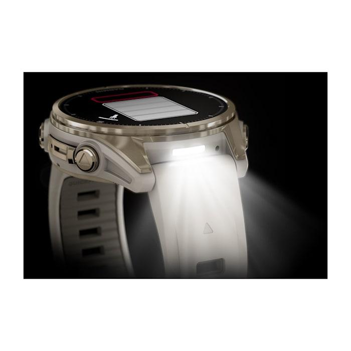 Fēnix® 8 - 43 mm, AMOLED, Sapphire, Soft Gold con cinturino Fog grey/dark sandstone in silicone