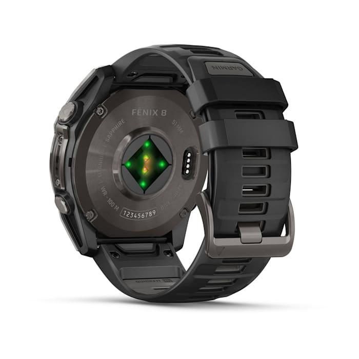 Fēnix® 8 - 51 mm, AMOLED, Sapphire, Carbon Grey DLC con cinturino in silicone Black/pebble grey
