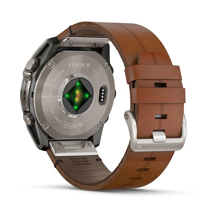 Fēnix® 8 - 51 mm, AMOLED, Sapphire, Titanium con cinturino in pelle Chestnut