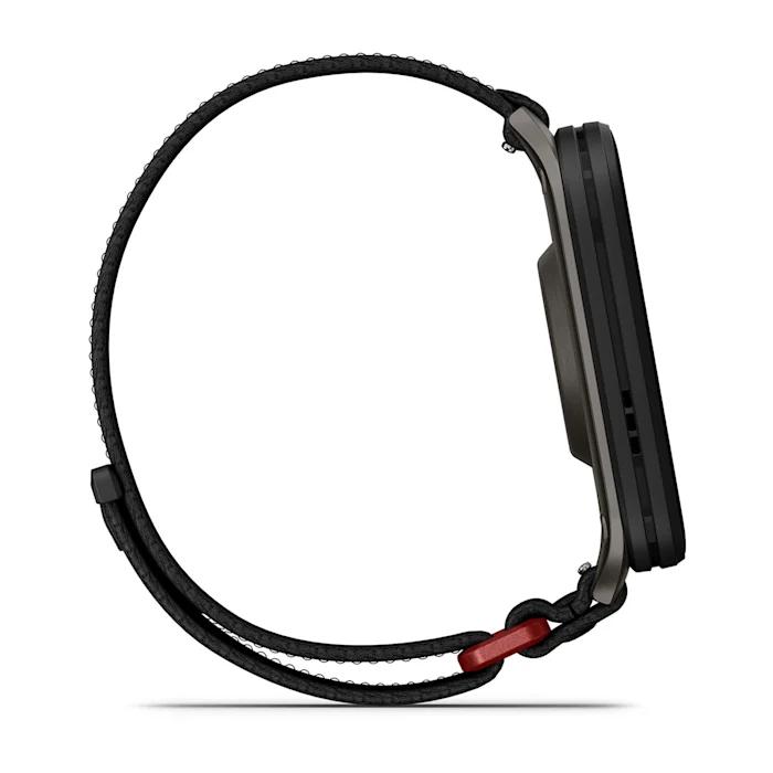 Venu® X1, Black con fondello in titanio slate e cinturino in nylon ComfortFit black