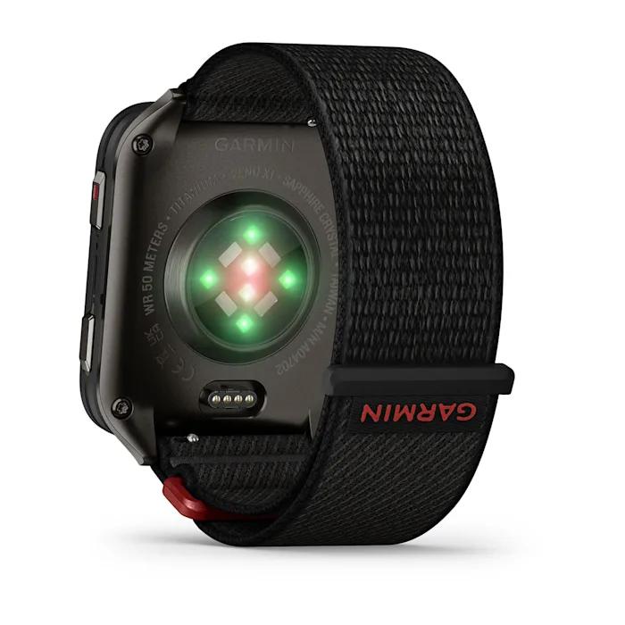 Venu® X1, Black con fondello in titanio slate e cinturino in nylon ComfortFit black