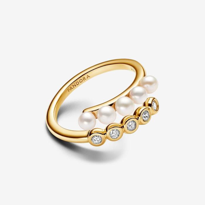 Ring Intreccio with Cultured Freshwater Pearls and Luminous Stones
