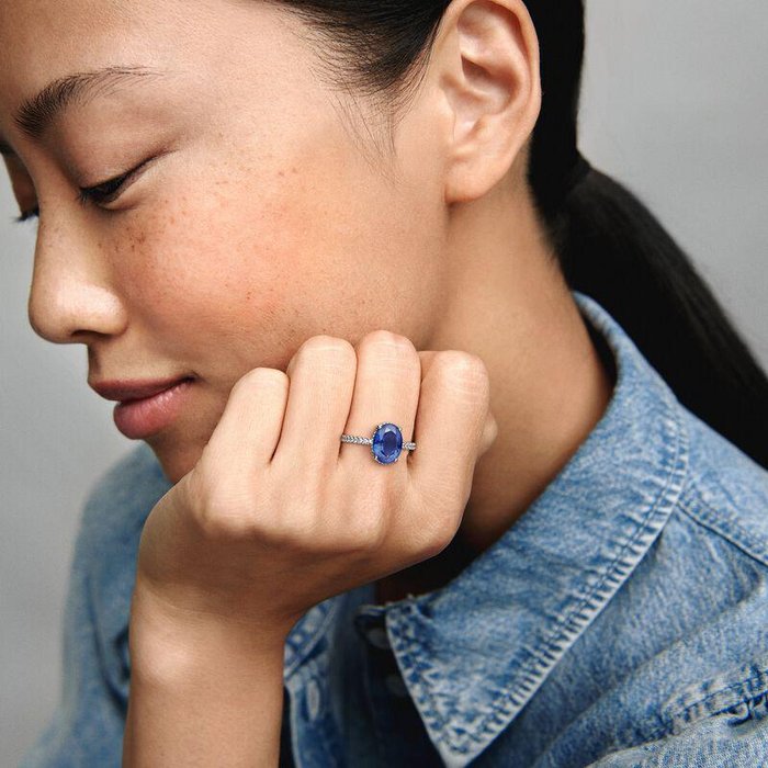 Bague en pierre bleue