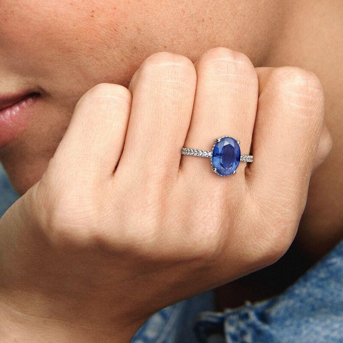 Bague en pierre bleue