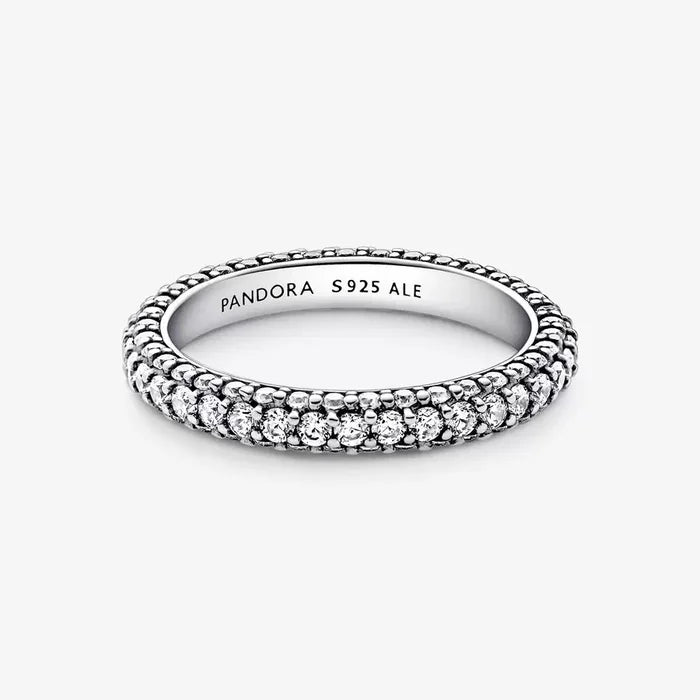 Bague pavée à bande unique