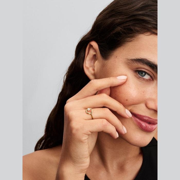 Anello Cerchio Linea Sinuosa con Perla d'Acqua Dolce Coltivata e Pavè