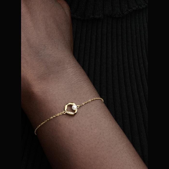 Bracciale Cerchio Linea Sinuosa con Perla d'Acqua Dolce Coltivata e Pavè