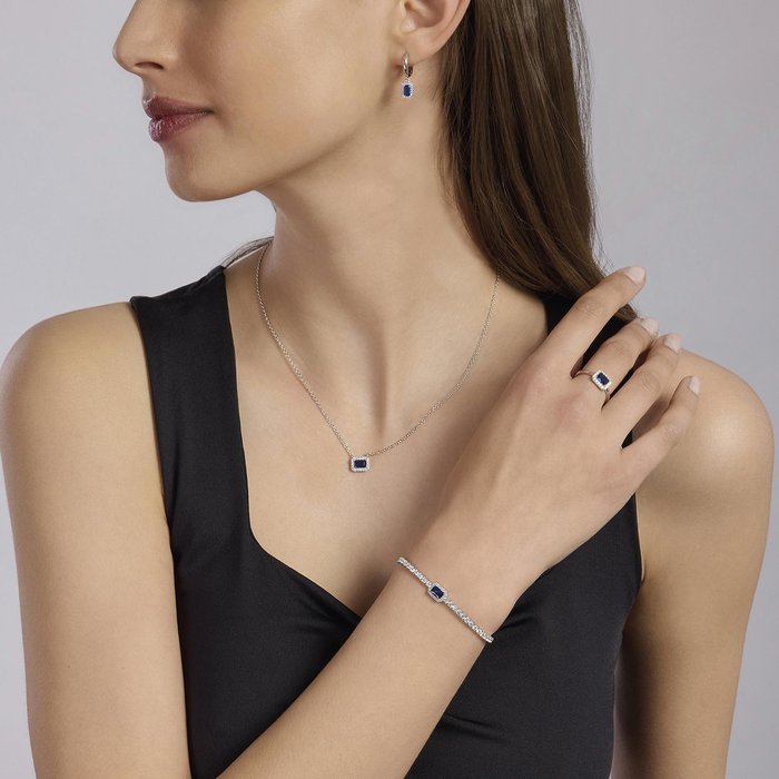 Orecchini in argento a cerchio con zaffiri sintetici COOL OR RÉTRO?