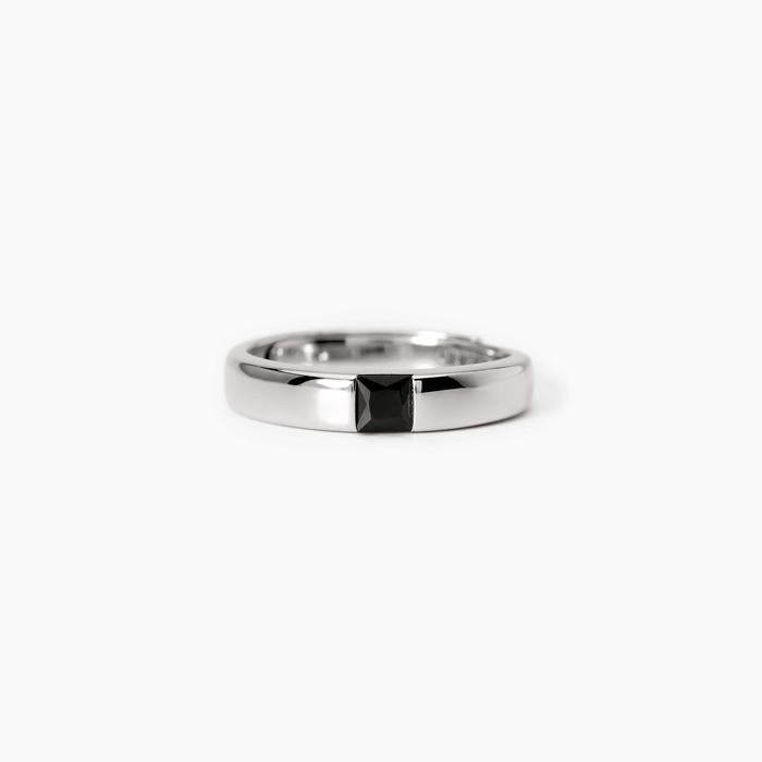 Anello uomo in argento con zircone nero Iconico