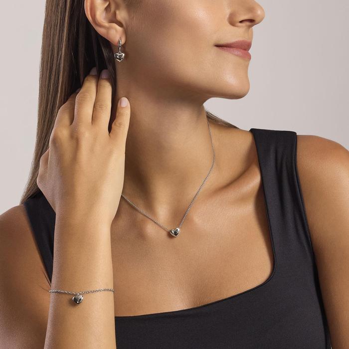 Collier ras du cou en argent avec un sentiment de cœur