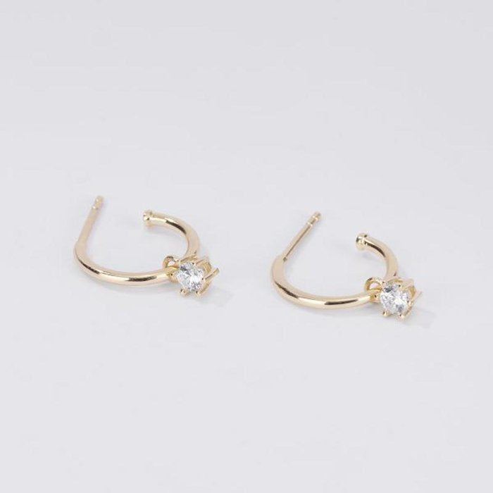 BOUCLES D'OREILLES CRÉOLES AVEC POINTE LUMIÈRE