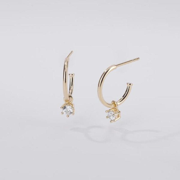 BOUCLES D'OREILLES CRÉOLES AVEC POINTE LUMIÈRE