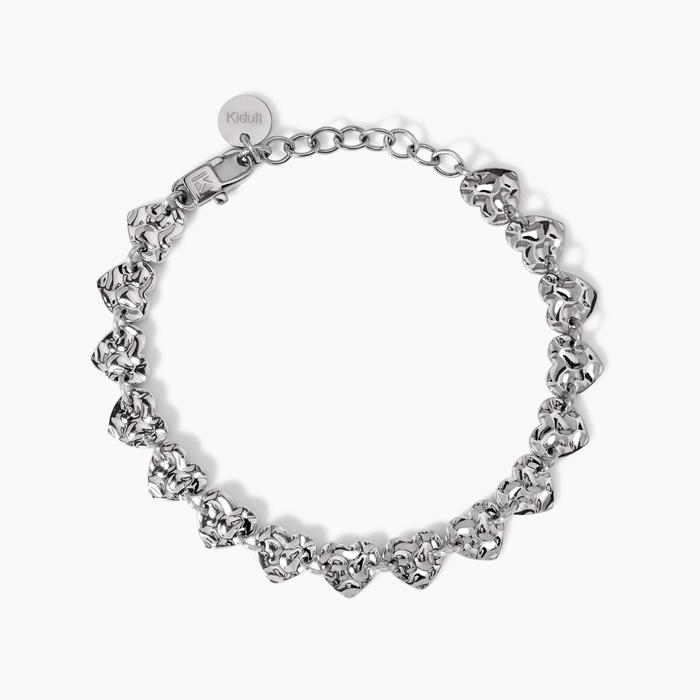 Bracciale con cuori effetto martellato