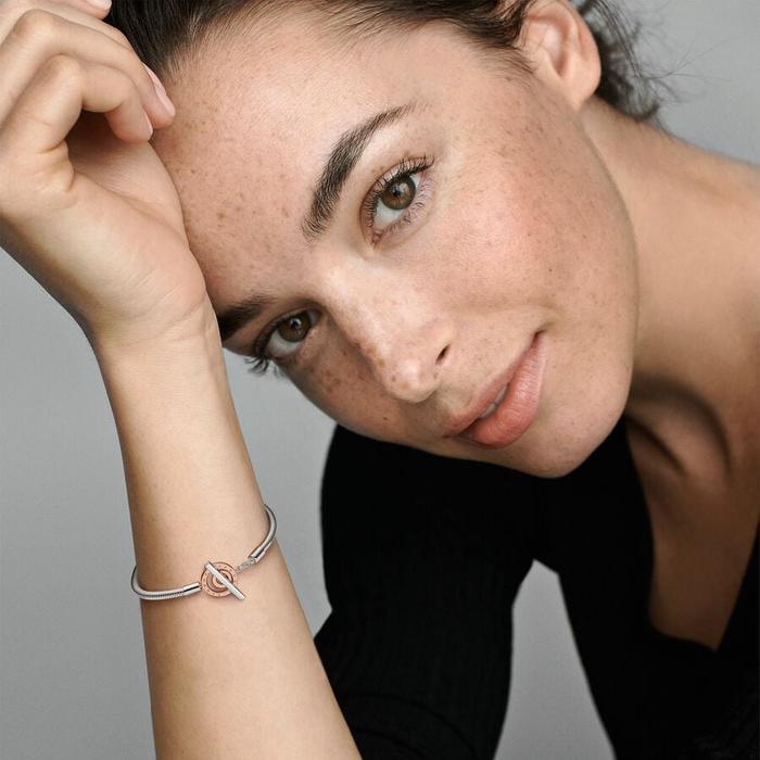 Bracciale con Chiusura a T e Cerchi
