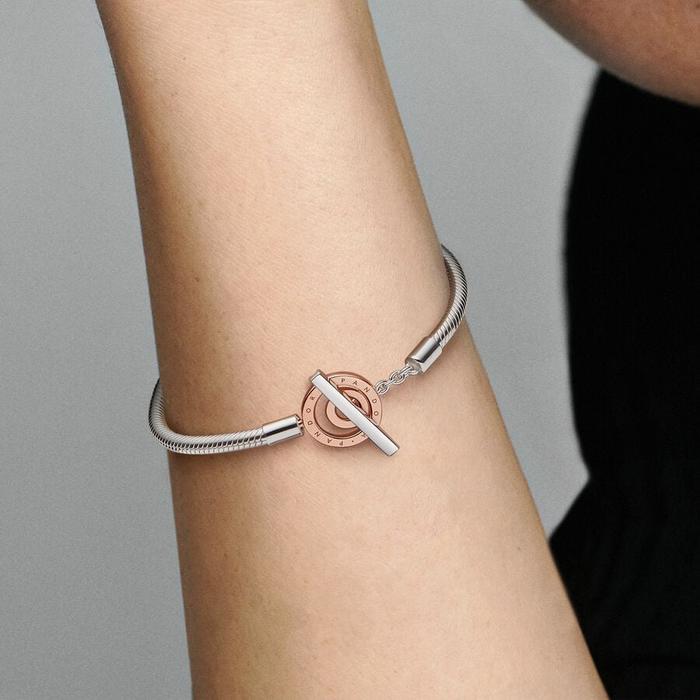 Bracciale con Chiusura a T e Cerchi
