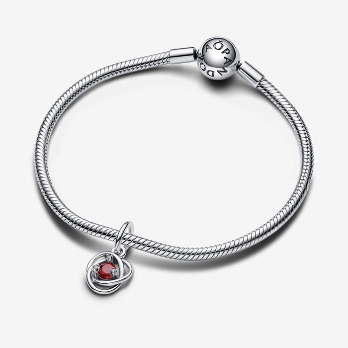 Charm Pendente Cerchio Eterno Rosso Scuro Gennaio