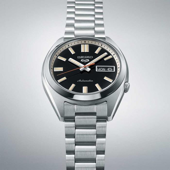 Montre Seiko 5 automatique à 3 aiguilles