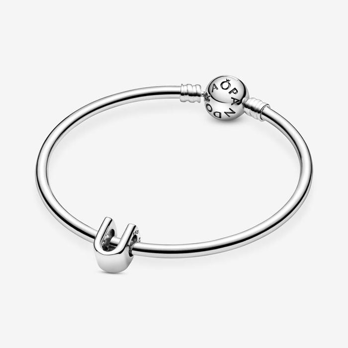 Charm Lettera U