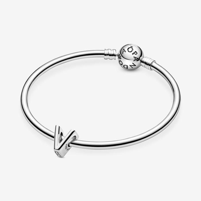 Charm Lettera V