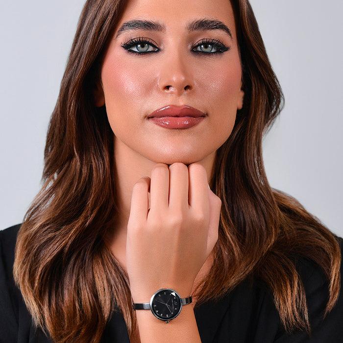 MONTRE FEMME EN ACIER AVEC CADRAN NOIR