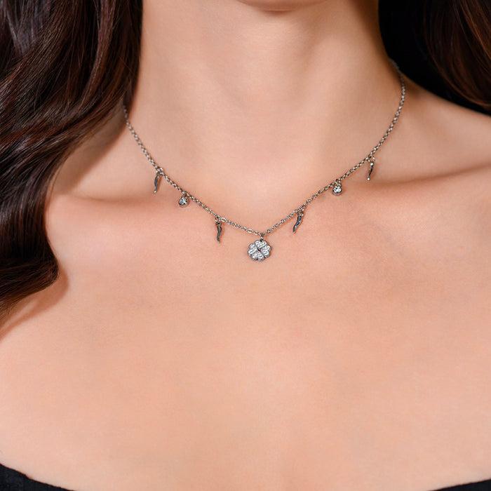 COLLIER EN ACIER POUR FEMME À QUATRE FRAGMENTS ET CORNES