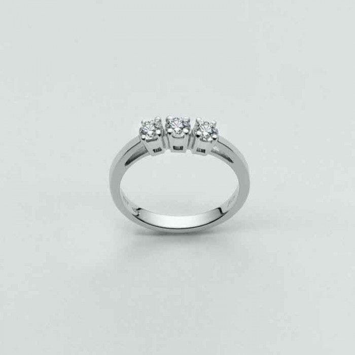 Anello trilogy con brillanti
