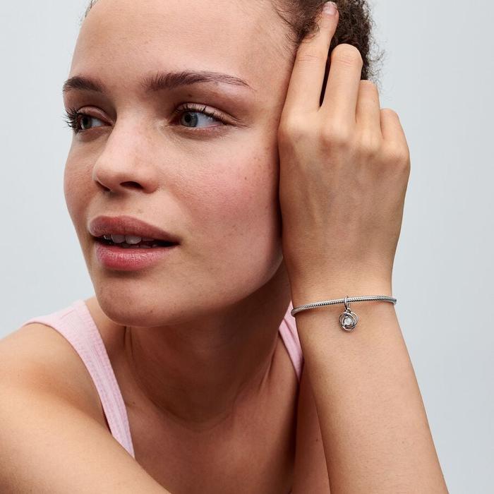 Charm Pendente Cerchio Eterno Bianco Madreperla Artificiale Giugno