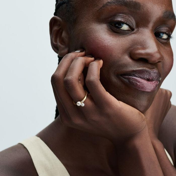 Bague et point lumineux en perles de culture d'eau douce