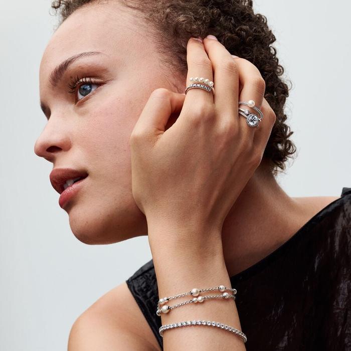 Anello Intreccio con Perle d’Acqua Dolce Coltivate e Pavè