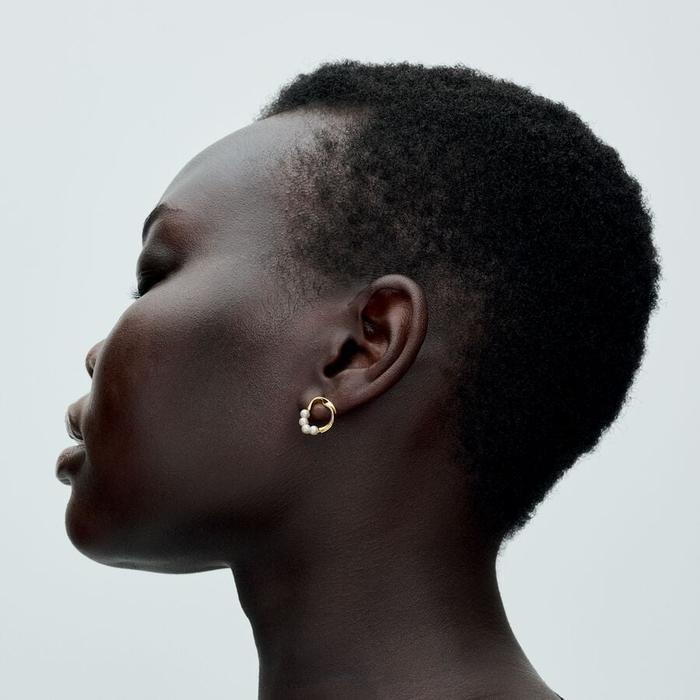 Boucles d'oreilles à ligne sinueuse circulaire avec perles de culture d'eau douce