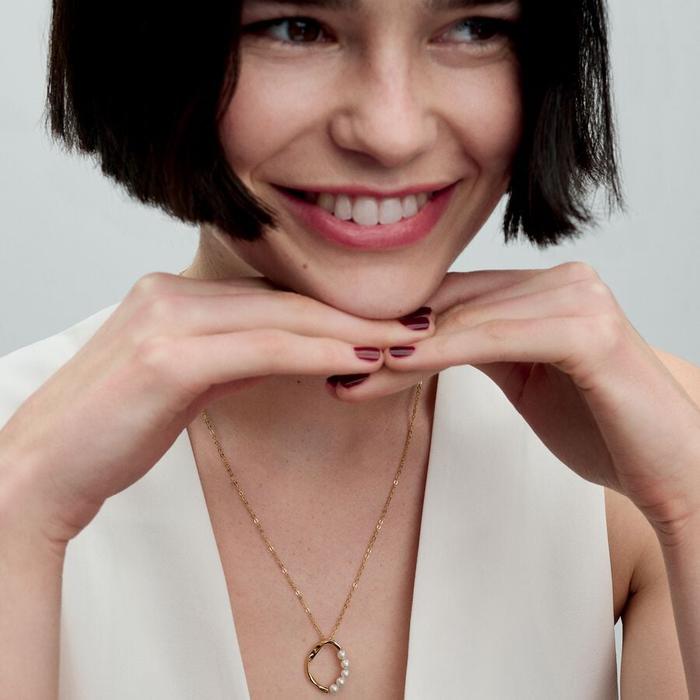 Sinuous Line Circle Necklace with Cultured Freshwater Pearls