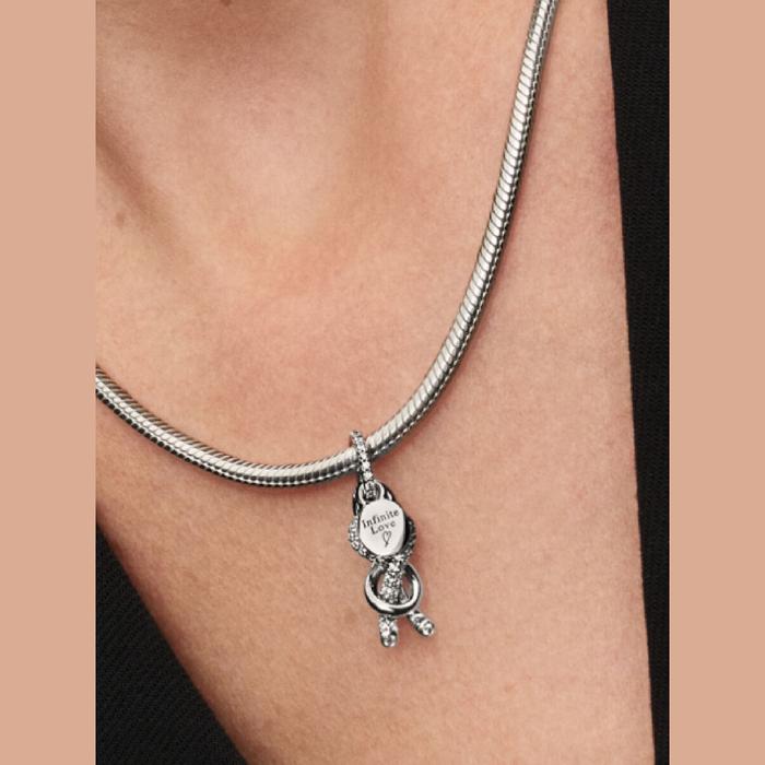 Charm Pendente Nodo Infinito e Pavè