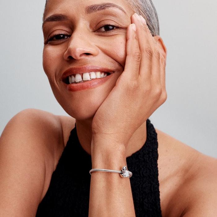 Breloque Ours Polaire « Câlins Chaleureux »