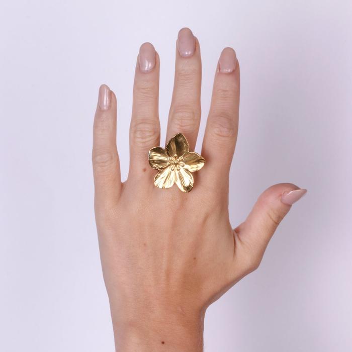 Bague en acier avec fleur