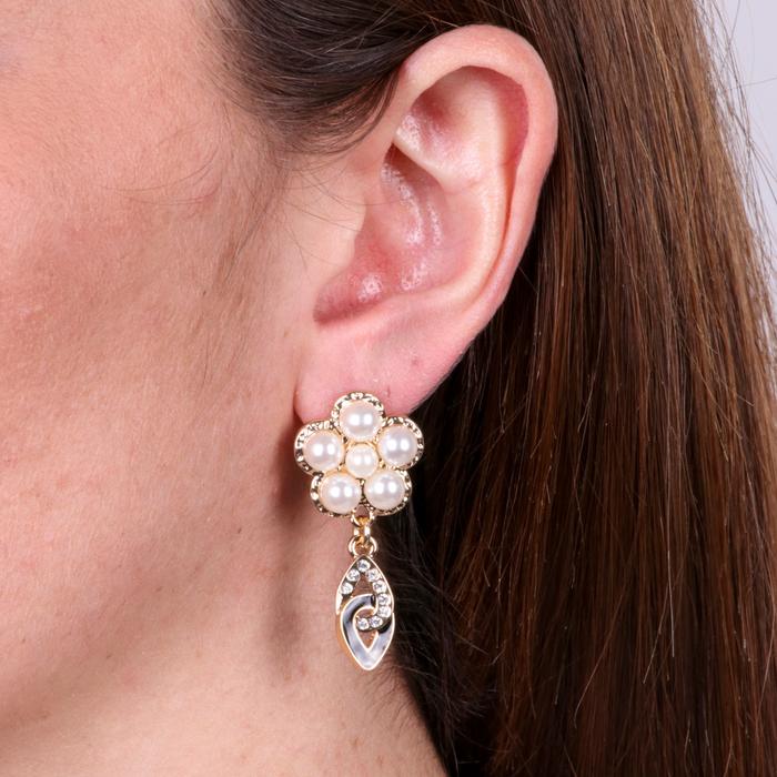 Orecchini in Metallo con fiore a perle e pendente