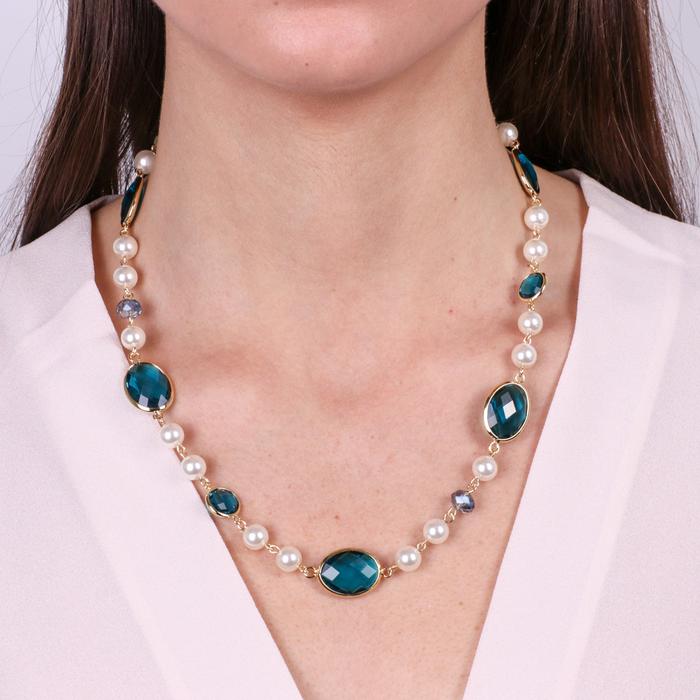 Collier en métal avec cristaux bleus inspiré du verre de Murano et des perles