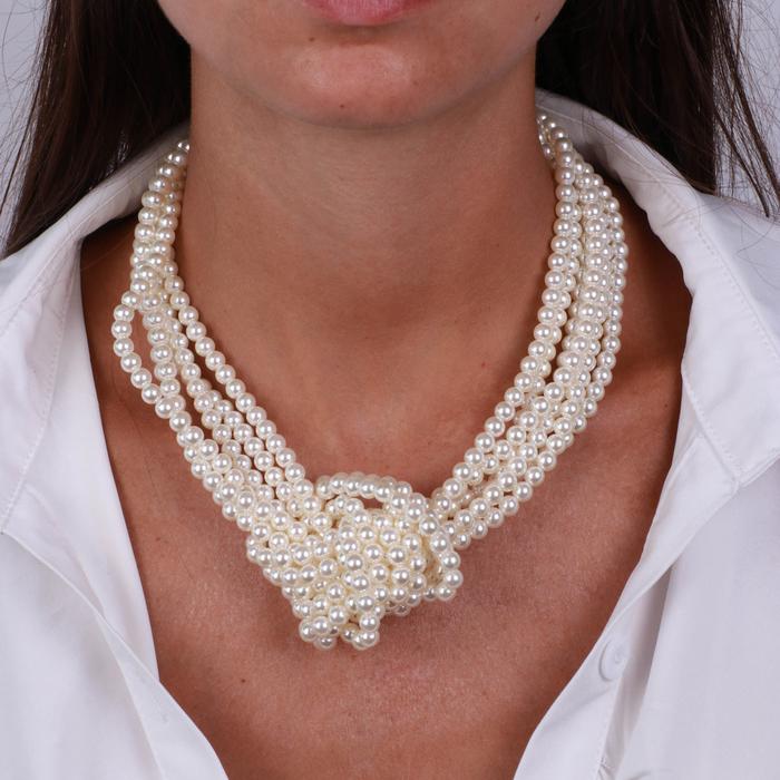 Collier multi-rangs en métal avec perles et nœud central