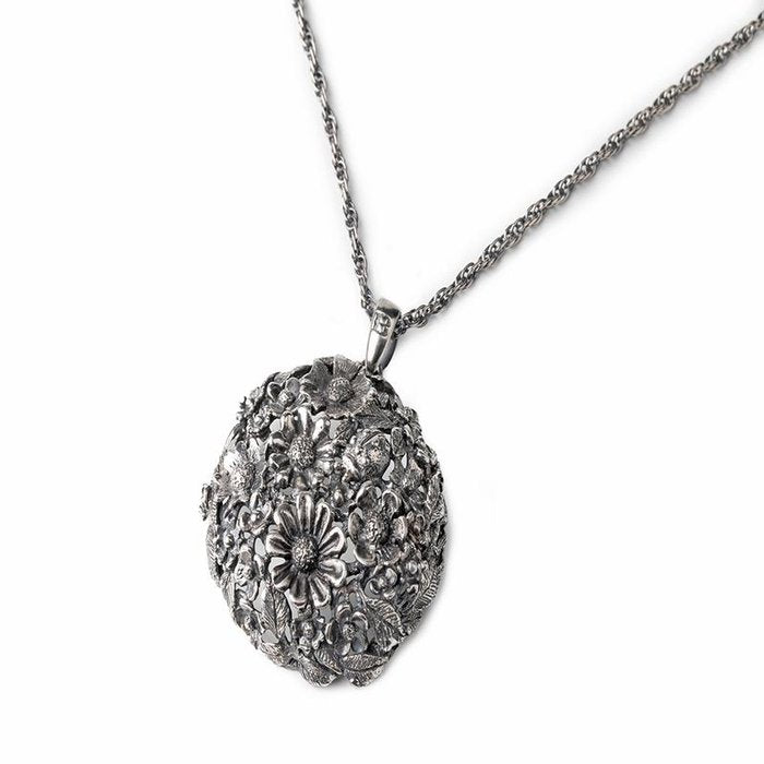 Secret Garden Pendant Nude