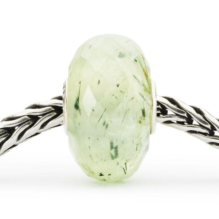 Prenite con Quarzo Tormalinato