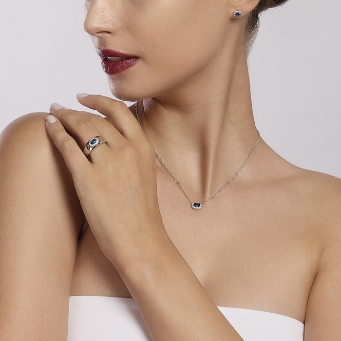 COOL OU RÉTRO ? Boucles d'oreilles en saphir synthétique