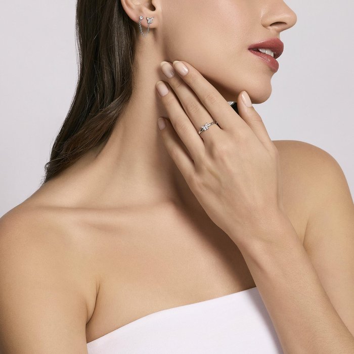 Anello con zirconi rosa taglio marquise. SECRET GARDEN