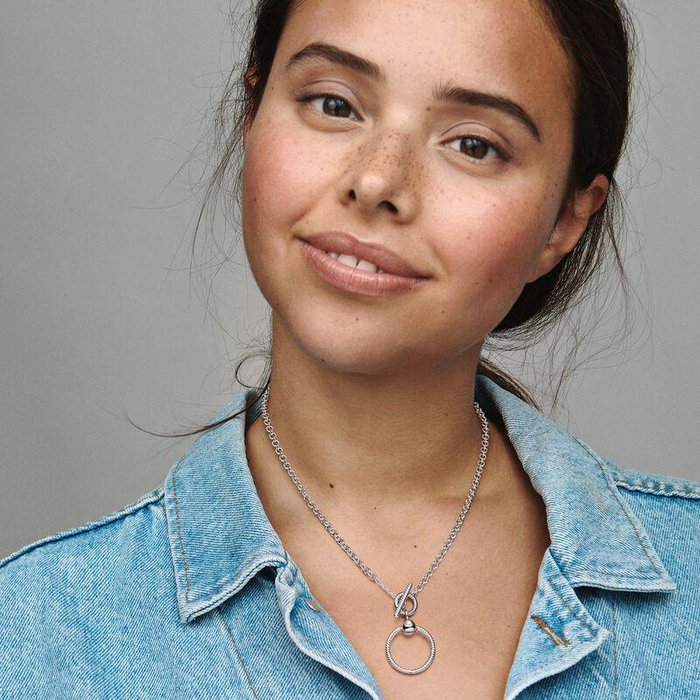 Collier avec fermoir pendentif T et O