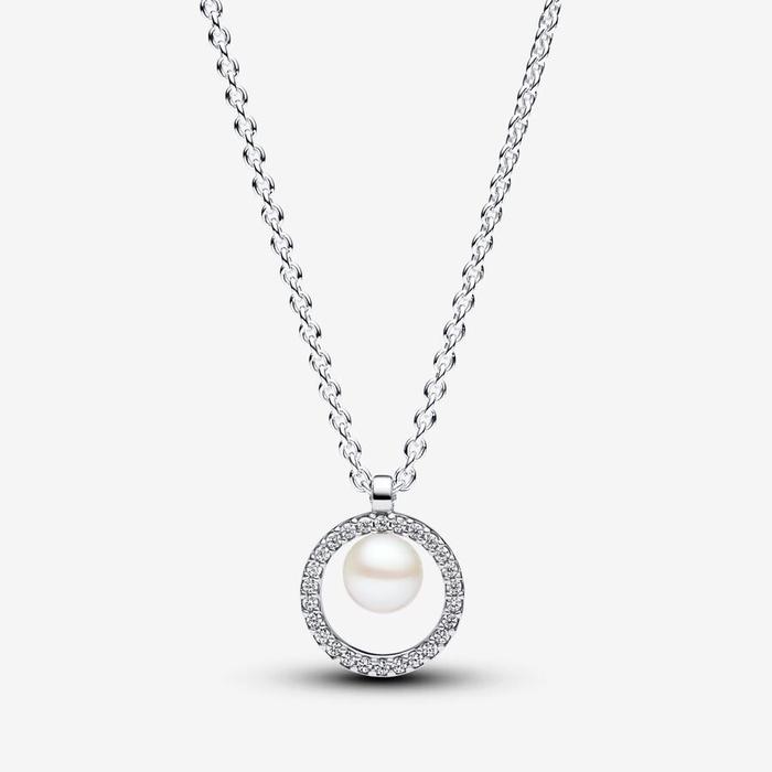 Necklace with Cultured Freshwater Pearl and Pavè