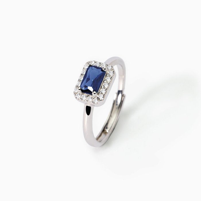 Anello in argento con zaffiro sintetico e zirconi COOL OR RÉTRO?