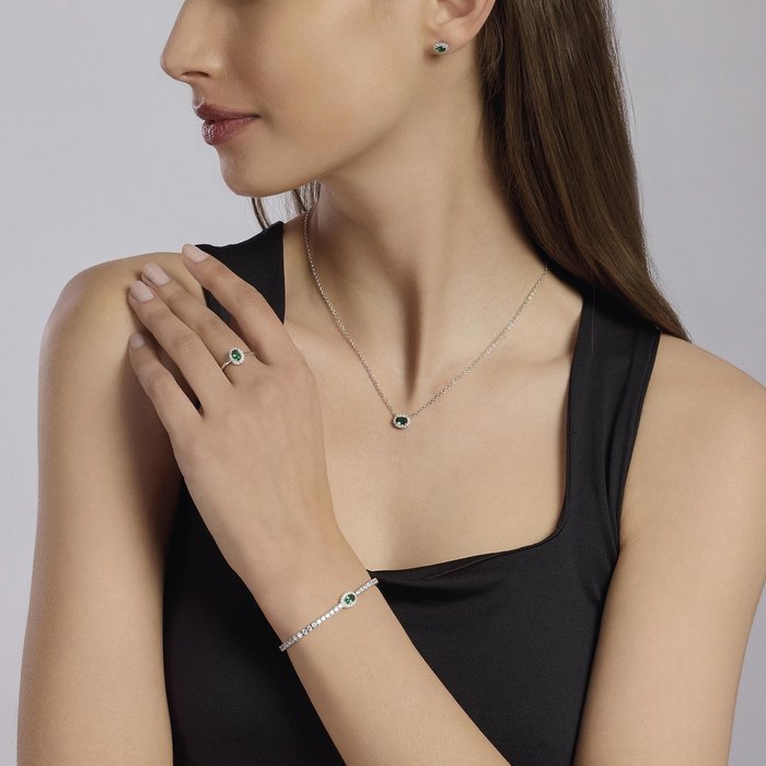 Girocollo in argento con smeraldo sintetico ovale COOL OR RÉTRO?