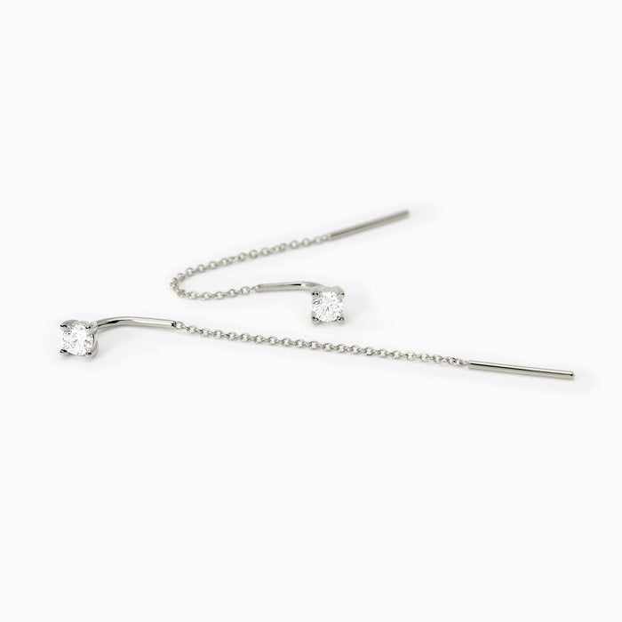 Boucles d'oreilles pendantes en argent brillant avec point lumineux