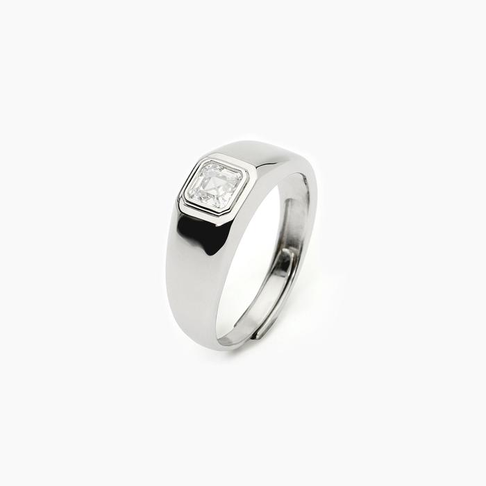 Silver ring with white zircon NEW RETRO