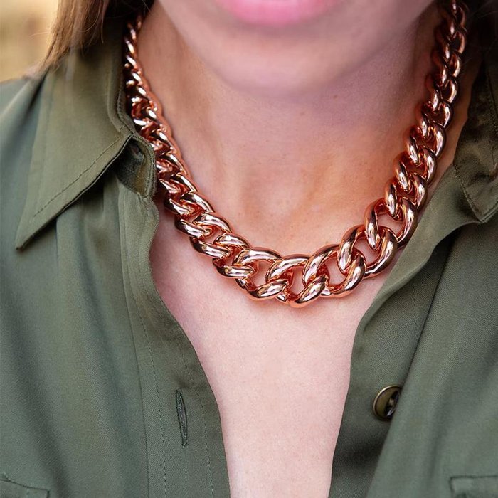 Collana in bronzo dorato rosa con catena grumetta a scalare