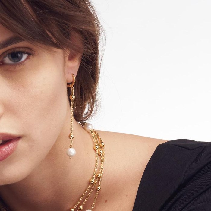 Gold plated bronze earrings with natural pearl